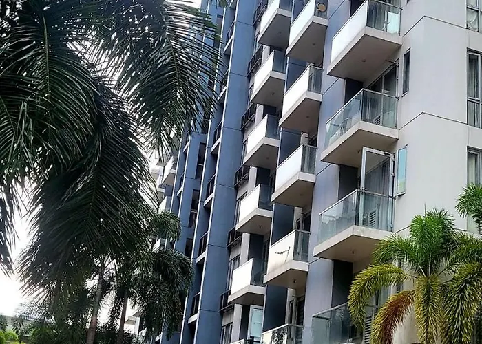 One Palm Tree - 10a With Balcony - Across Terminal 3 Airport * Manila
