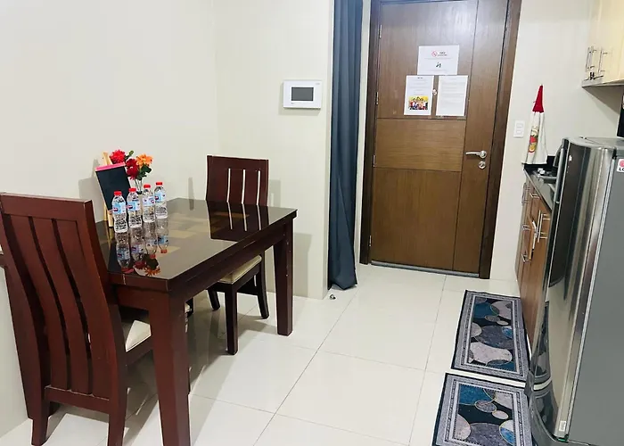 One Palm Tree - 10a With Balcony - Across Terminal 3 Airport * Manila